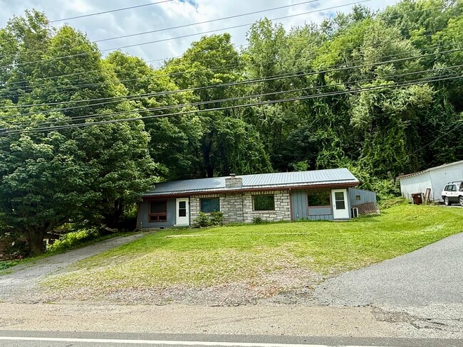 property at 1641 US-421