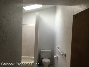 3305 Donald St in Eugene, OR - Building Photo - Building Photo