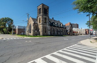 16 West Avenue S in Hamilton, ON - Building Photo - Building Photo