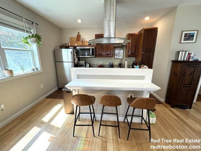 4 North Crescent Circuit, Unit 1 in Boston, MA - Building Photo - Building Photo