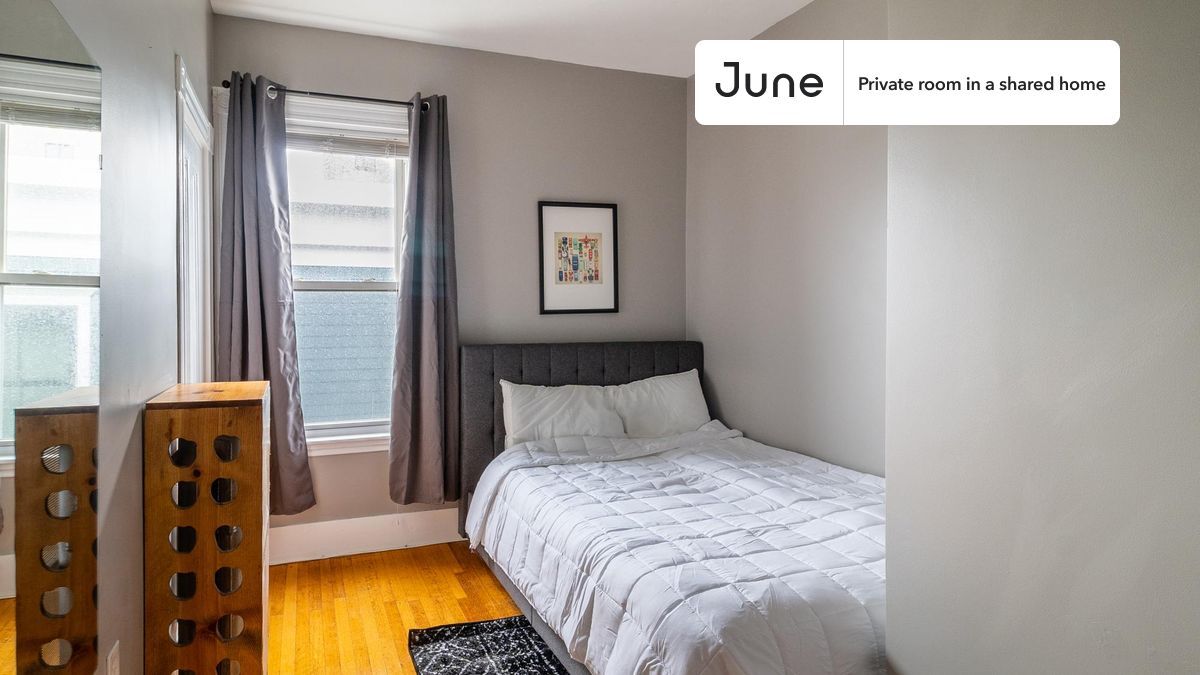 Private bedroom in 5 bed/1 bath Home in Boston, MA - Building Photo