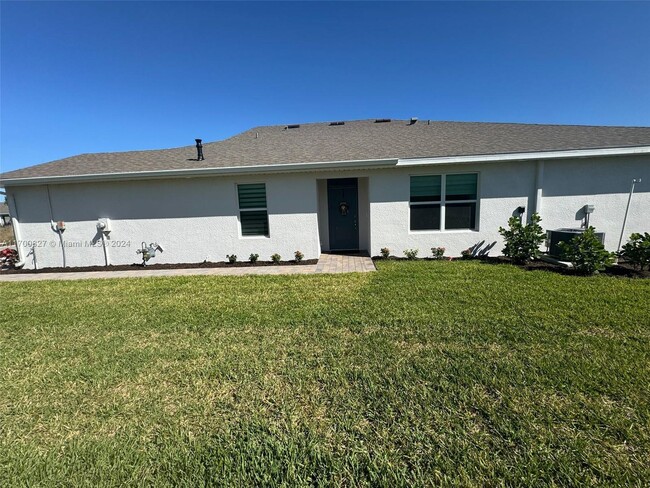 44448 Palm Frond Dr in Punta Gorda, FL - Foto de edificio - Building Photo