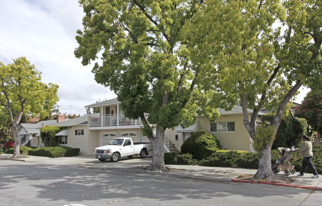 1027-1029 Fulton St in Redwood City, CA - Building Photo - Building Photo