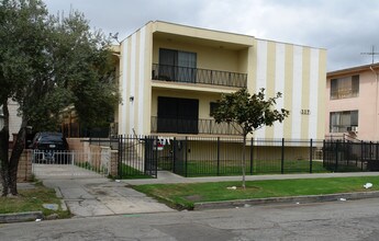 337 S Serrano Ave in Los Angeles, CA - Building Photo - Building Photo