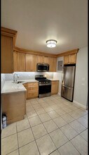 2431 43rd St, Unit 2 in Astoria, NY - Foto de edificio - Building Photo