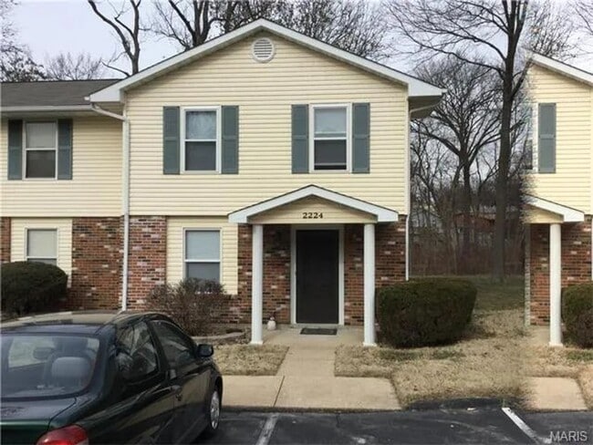 2224 Highland Hill Dr