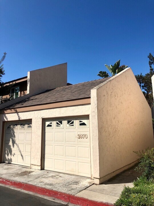 3970 Caminito Patricia in San Diego, CA - Building Photo