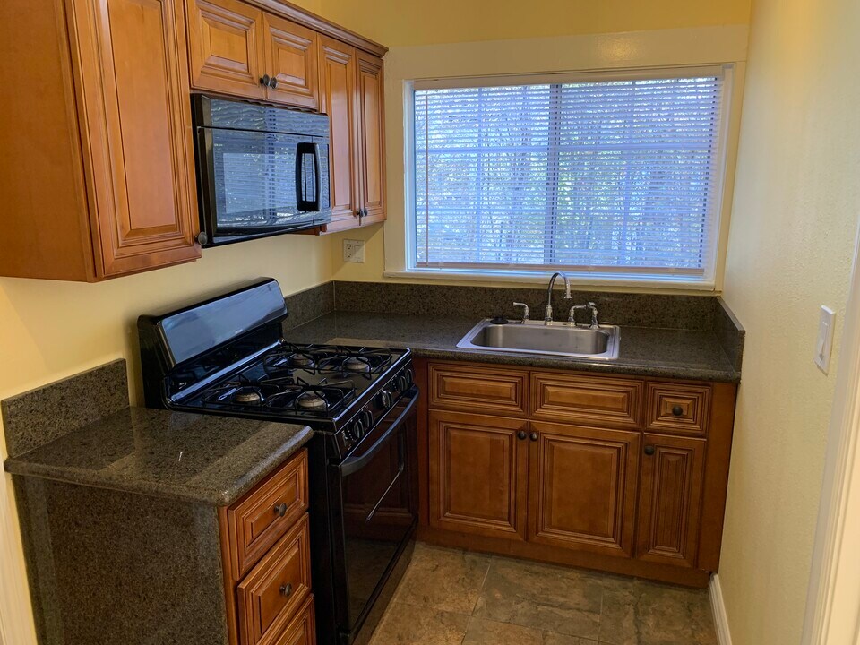 553 Lincoln Ave in Pasadena, CA - Building Photo