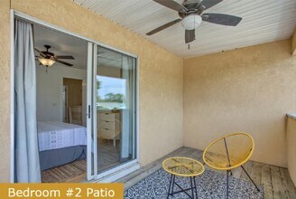 8227 S Lagoon Dr in Panama City Beach, FL - Foto de edificio - Building Photo