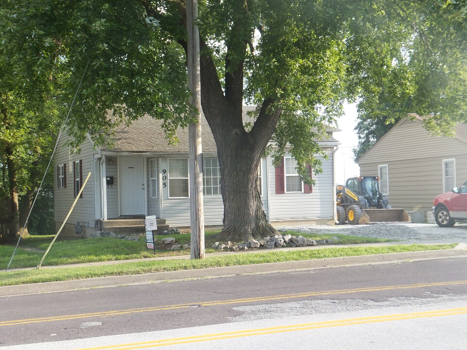 905 Ashland Rd in Columbia, MO - Building Photo