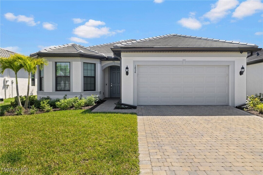 1854 Amador Ct in Naples, FL - Building Photo