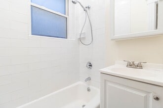 25 Mount Hood Rd, Unit 2 in Boston, MA - Building Photo - Building Photo