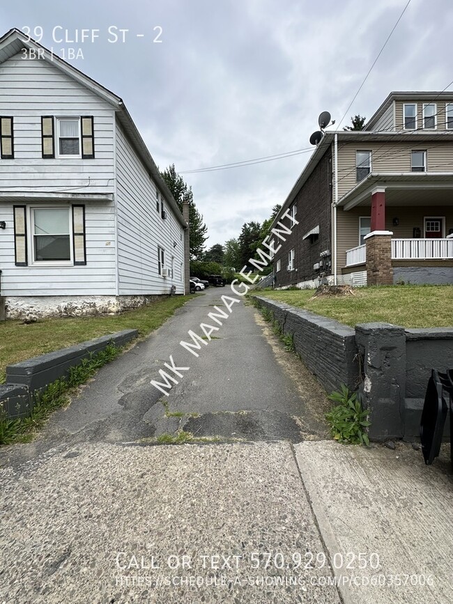 39 Cliff St in Pittston, PA - Building Photo - Building Photo