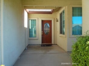 1325 Jamie Dr in Yuba City, CA - Building Photo - Building Photo