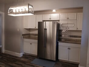 6843 S Merrill Ave in Chicago, IL - Foto de edificio - Building Photo