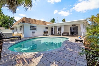 3001 NW 9th Ave in Wilton Manors, FL - Building Photo - Building Photo