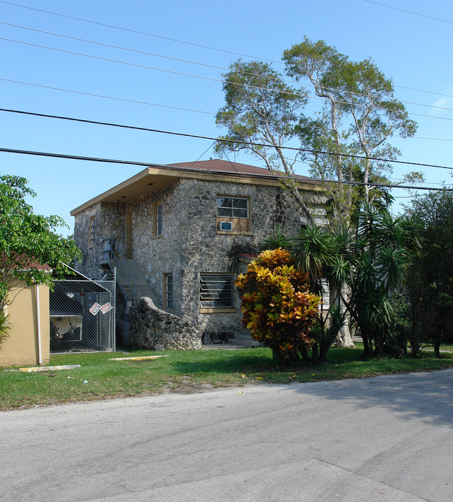 359 NE 80th St in Miami, FL - Building Photo