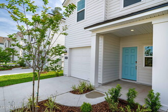 111 Brazil Nut Cir in Jacksonville, FL - Foto de edificio - Building Photo