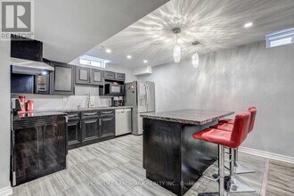 134 Ascalon Dr in Vaughan, ON - Building Photo - Building Photo