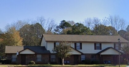 102 Mountain View Ct in Hamilton, GA - Building Photo - Building Photo