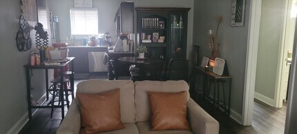 32 N Belvedere Blvd, Unit 2 in Memphis, TN - Foto de edificio - Building Photo