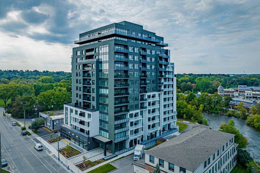 Edgewater in Guelph, ON - Building Photo