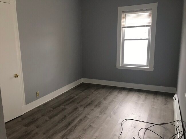 146 Spencer St, Unit #2 in Boston, MA - Building Photo - Building Photo