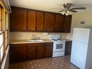 1406 Kenton St in Leavenworth, KS - Building Photo - Building Photo