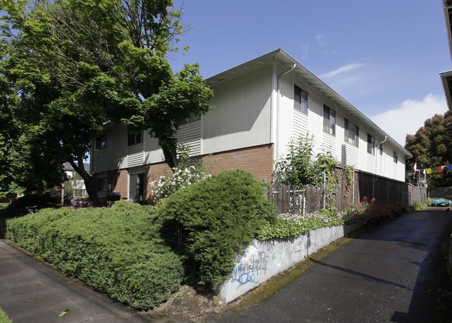 830-848 SE 42nd Ave in Portland, OR - Foto de edificio - Building Photo