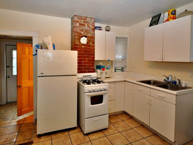 37 Ann St in Newport, RI - Building Photo - Building Photo