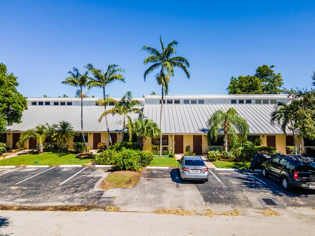 Fusion Gardens Condominiums in Fort Lauderdale, FL - Building Photo - Building Photo