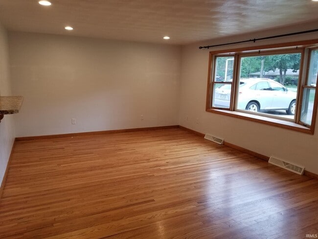 311 Blake Dr in Fort Wayne, IN - Building Photo - Building Photo
