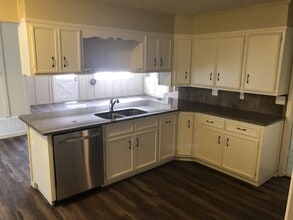 9800 Dollarway Rd in White Hall, AR - Building Photo - Building Photo