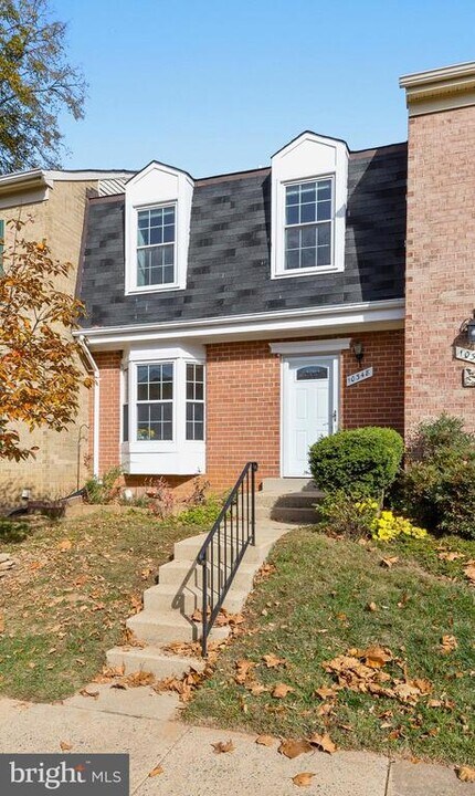 10348 Granite Creek Ln in Oakton, VA - Building Photo