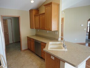 1416 Lee Ave in West Bend, WI - Building Photo - Building Photo