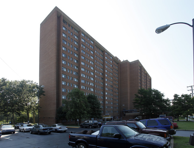 Parthenon Towers in Nashville, TN - Building Photo - Building Photo