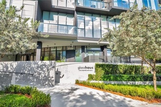 3156 SW 27th Ave in Miami, FL - Foto de edificio - Building Photo