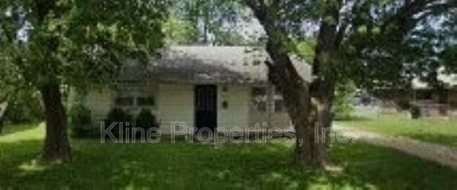 property at 8828 E 41st Pl