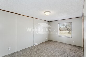 3315 W Fernwood St in Wichita, KS - Building Photo - Building Photo