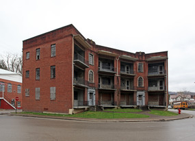 630 Harvey St Apartments