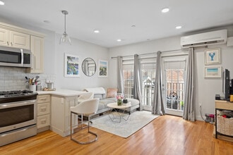 2 Walsh Pl, Unit 2 in Boston, MA - Foto de edificio - Building Photo