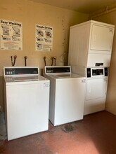 10901 SW 88th St, Unit 203 in Miami, FL - Building Photo - Building Photo
