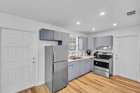 228 NW 9th Ave photo'