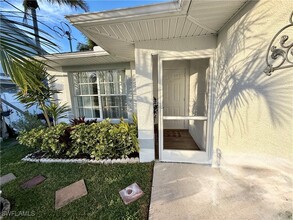 607 SE 13th St in Cape Coral, FL - Building Photo - Building Photo