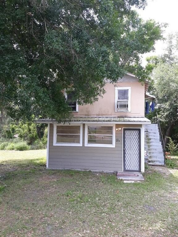 property at 414 1/2 S Miami St