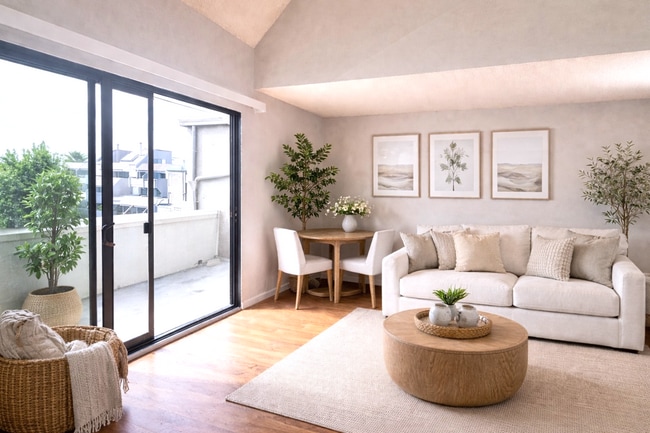 property at 3 Embarcadero W