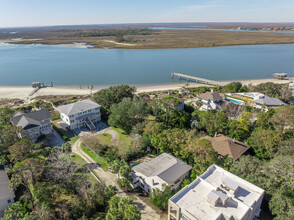 1701 Chatham Ave in Tybee Island, GA - Foto de edificio - Building Photo