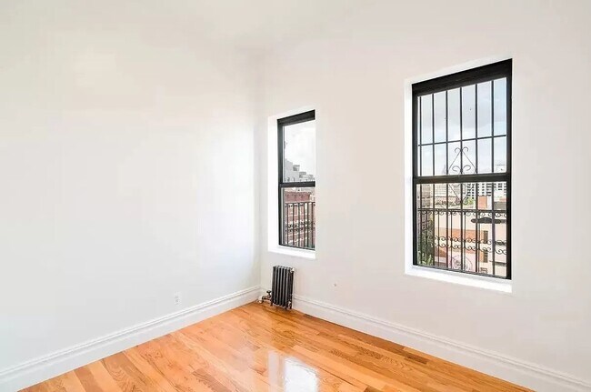 122 Norfolk St-Unit -26B in New York, NY - Building Photo - Building Photo