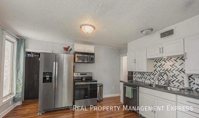 4 Bedroom 2 Bathroom Home in Sioux Falls, Unit 314 in Sioux Falls, SD - Foto de edificio - Building Photo