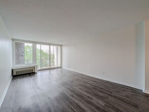 1043 S York Rd in Bensenville, IL - Building Photo - Building Photo